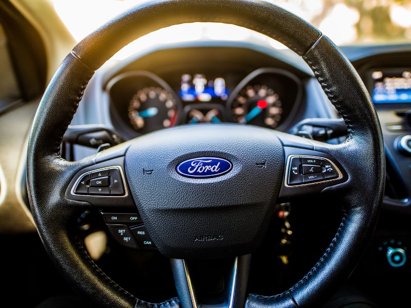 Steering wheel in Ford