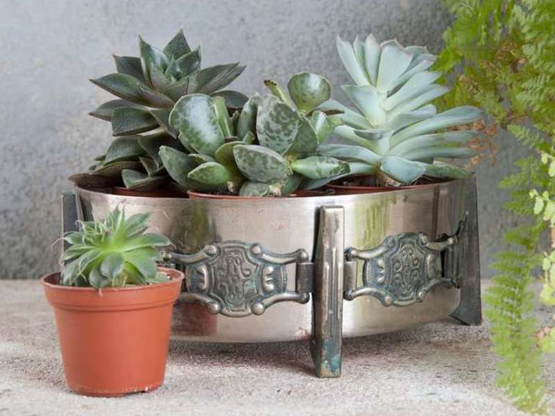metal flower pots