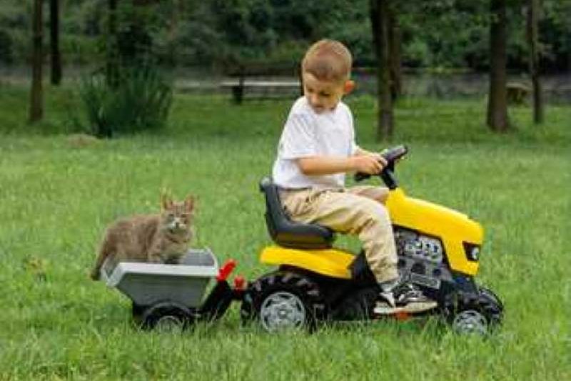 pedal tractor