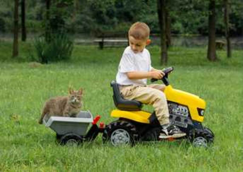 pedal tractor